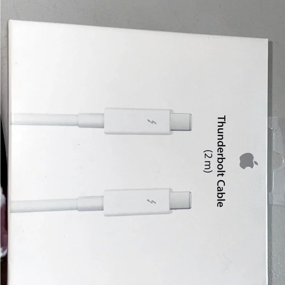 Thunderbolt Cable for compatible Mac computers